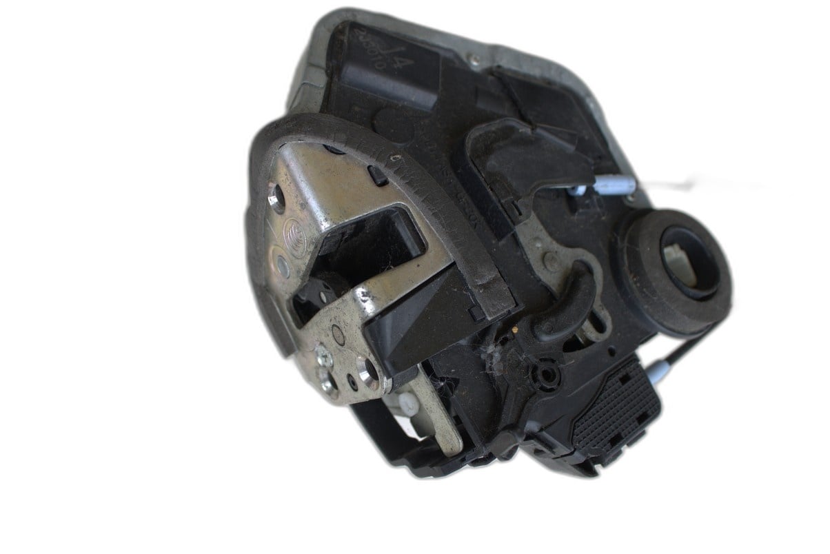 Задна лява брава врата