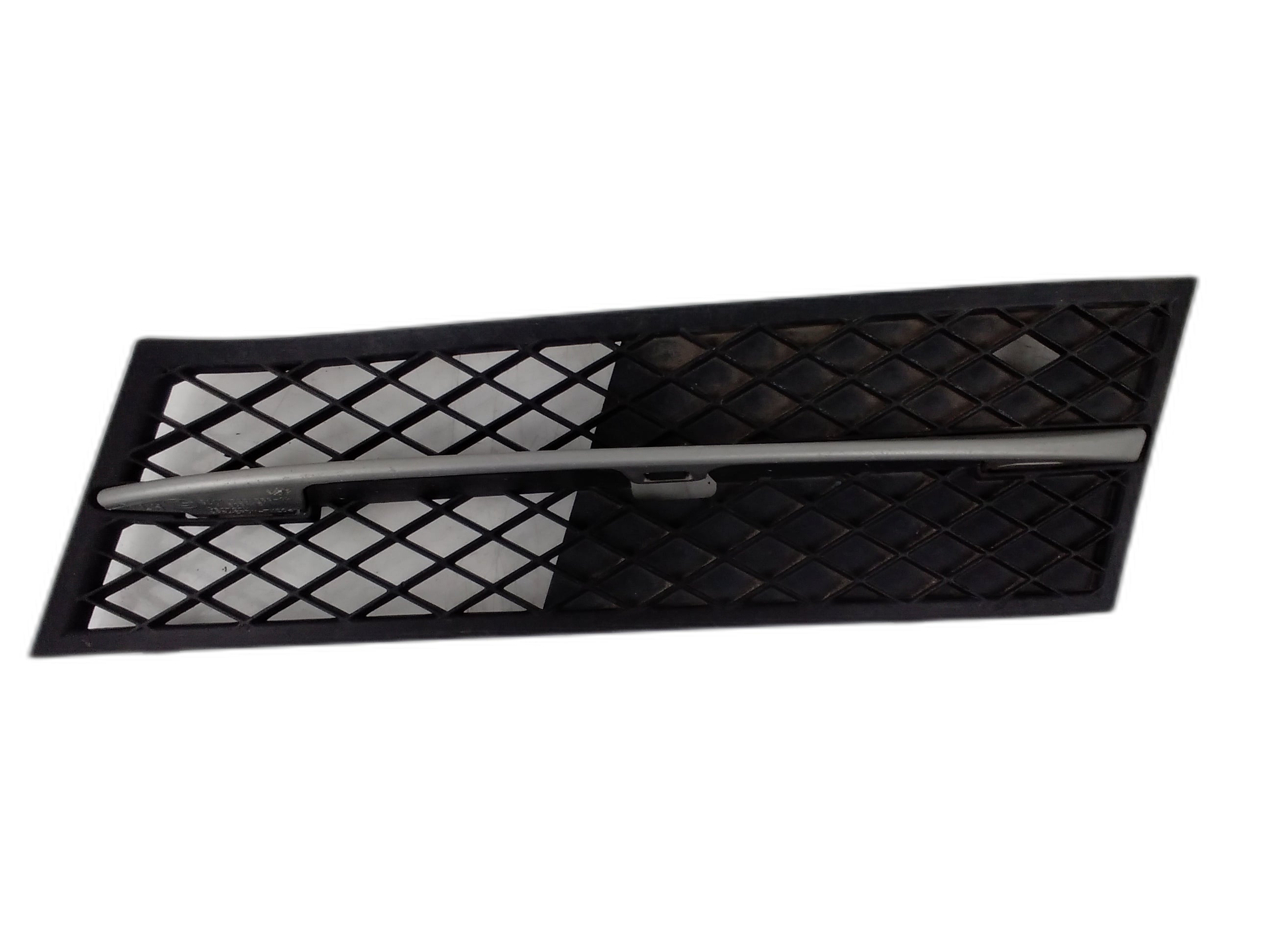 Лява решетка в предна броня