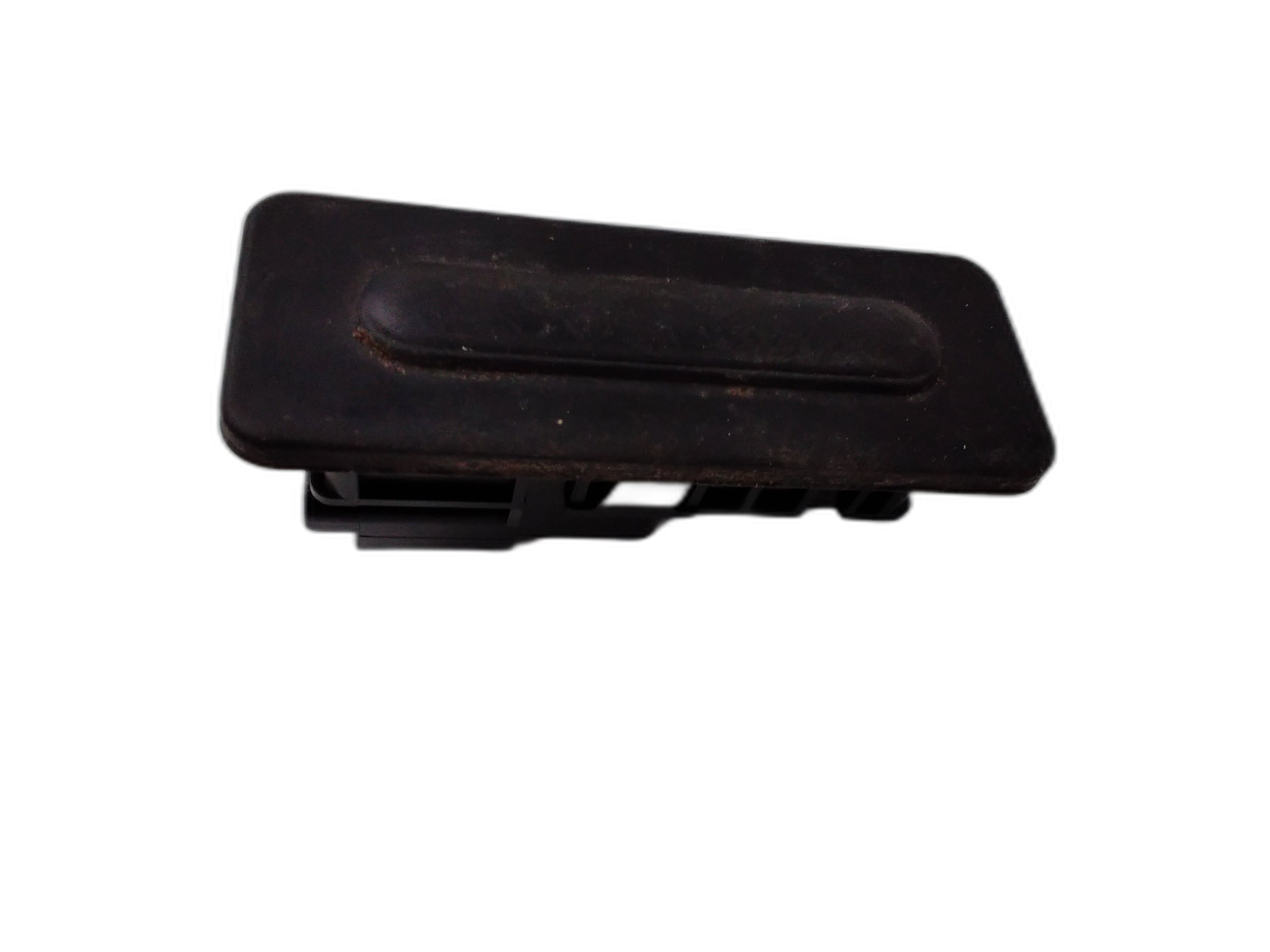 бутон отваряне заден капак