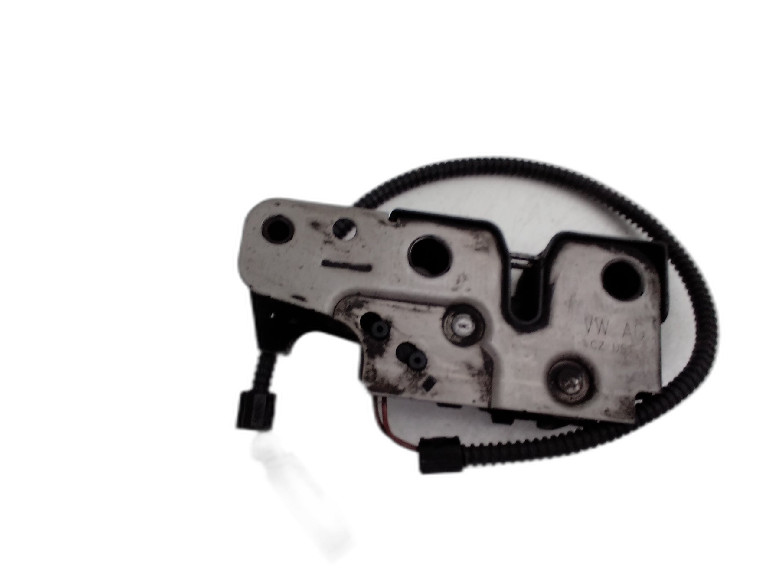 брава преден капак