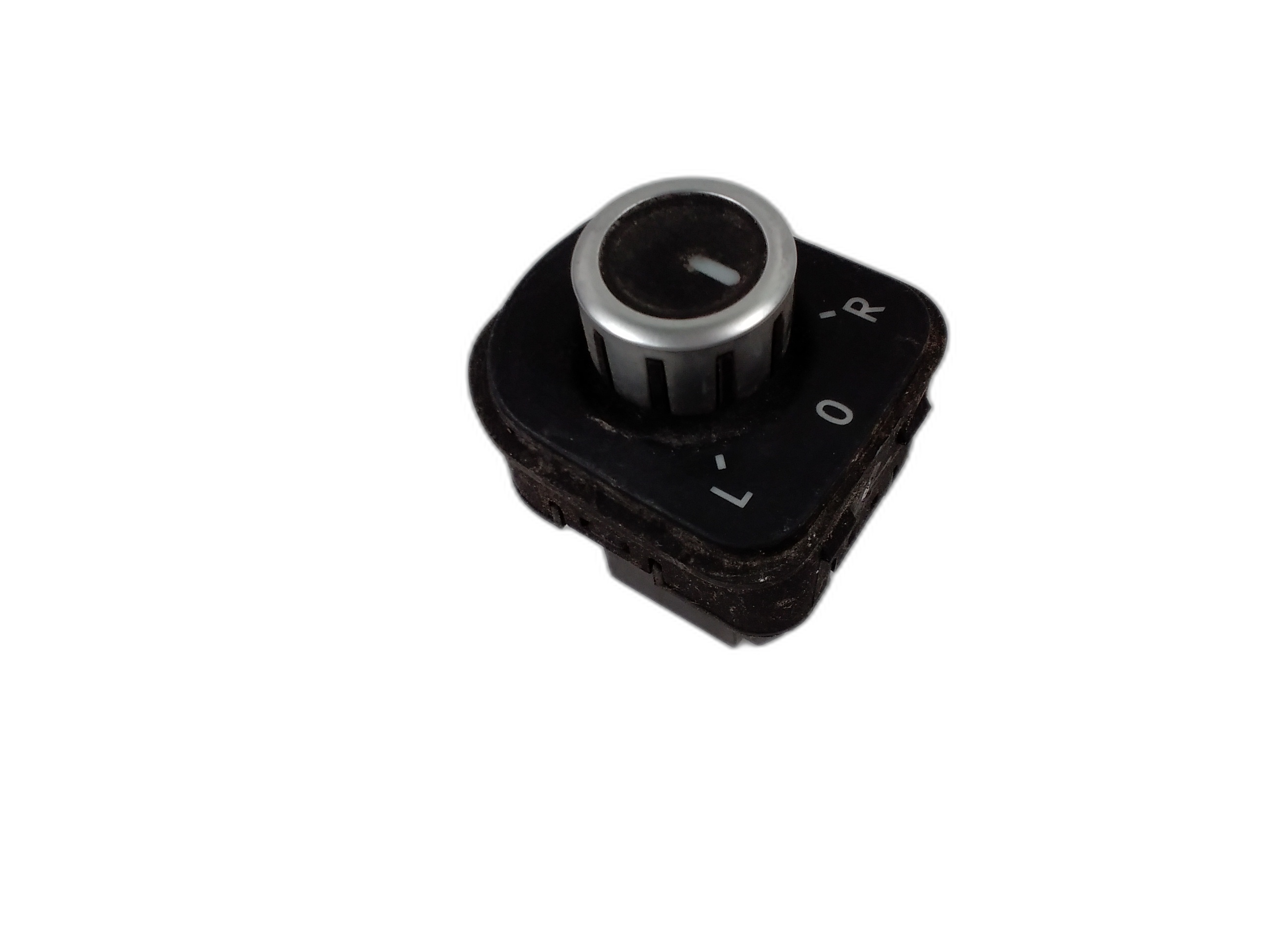 бутон регулиране огледала