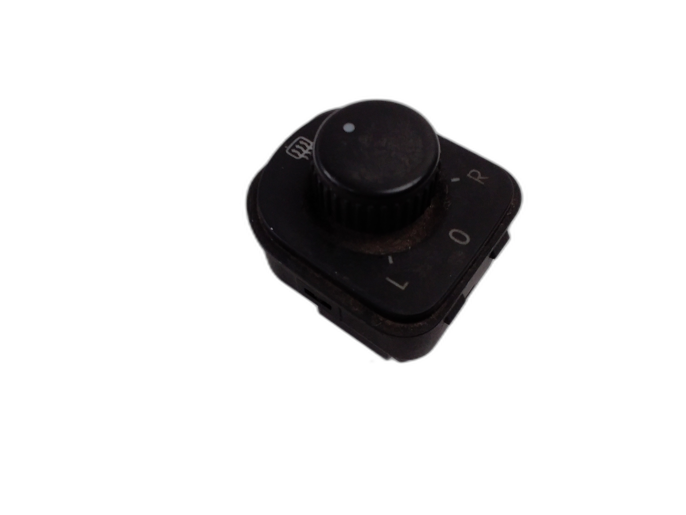 бутон регулиране огледала