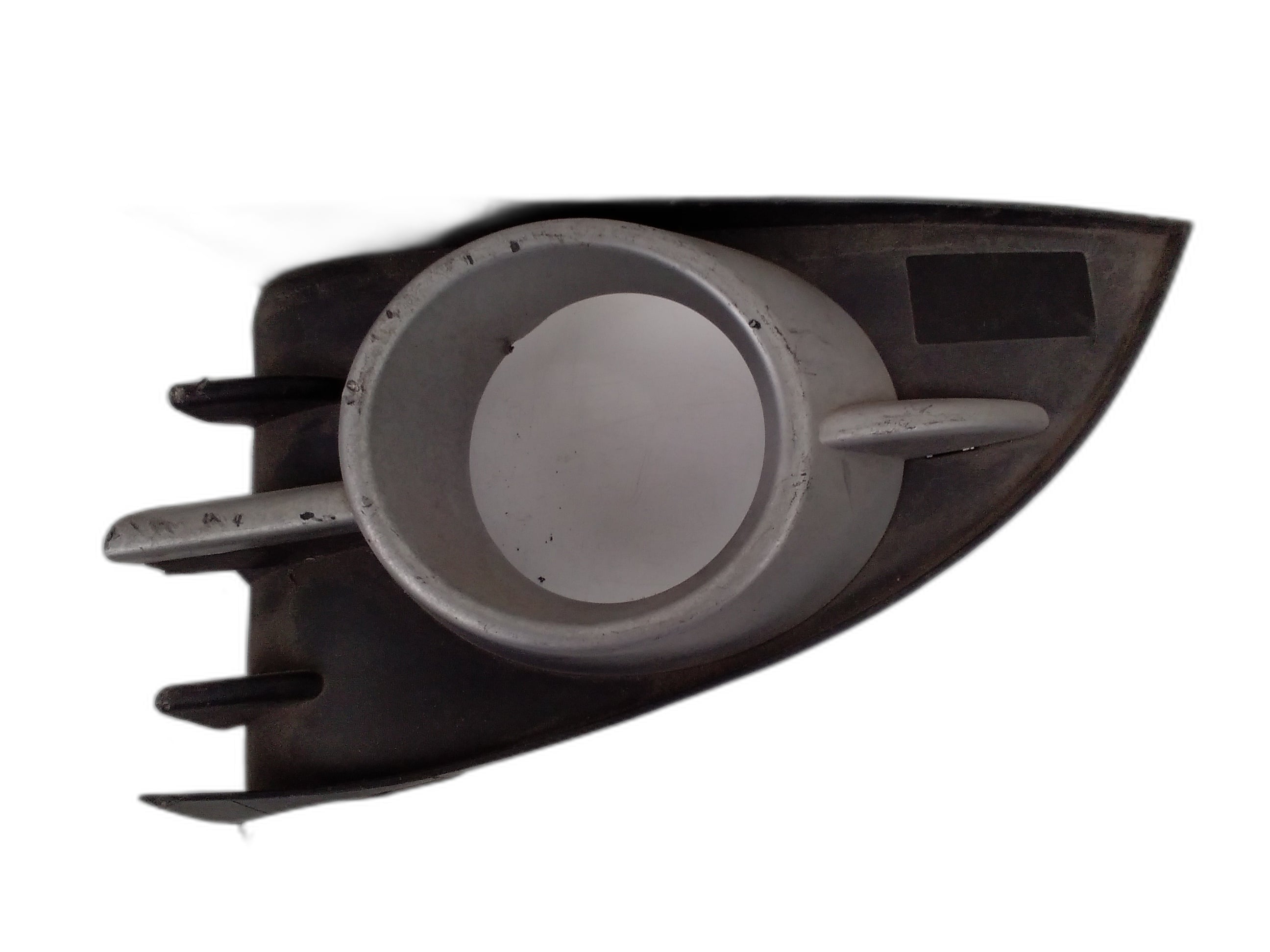 Лява решетка в предна броня